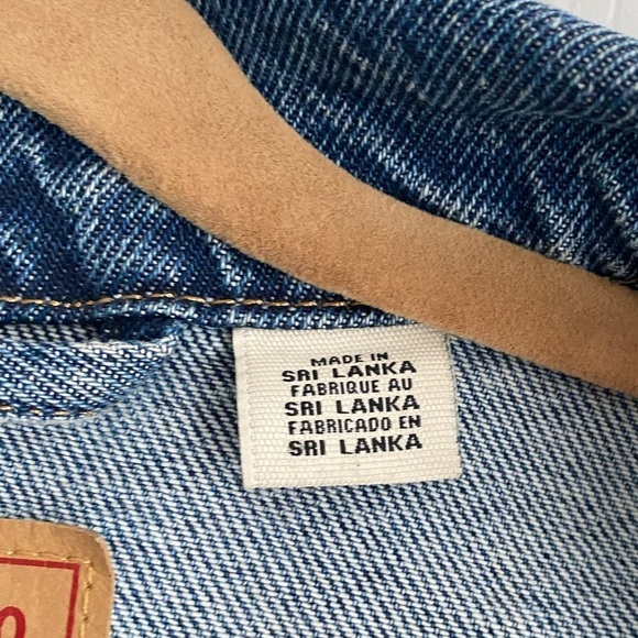 Vintage- Levi Strause Classic Jean Jacket - Picture 5 of 7